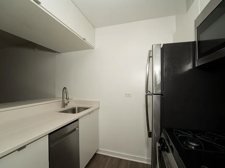 20 E. Scott Street — Photo 26