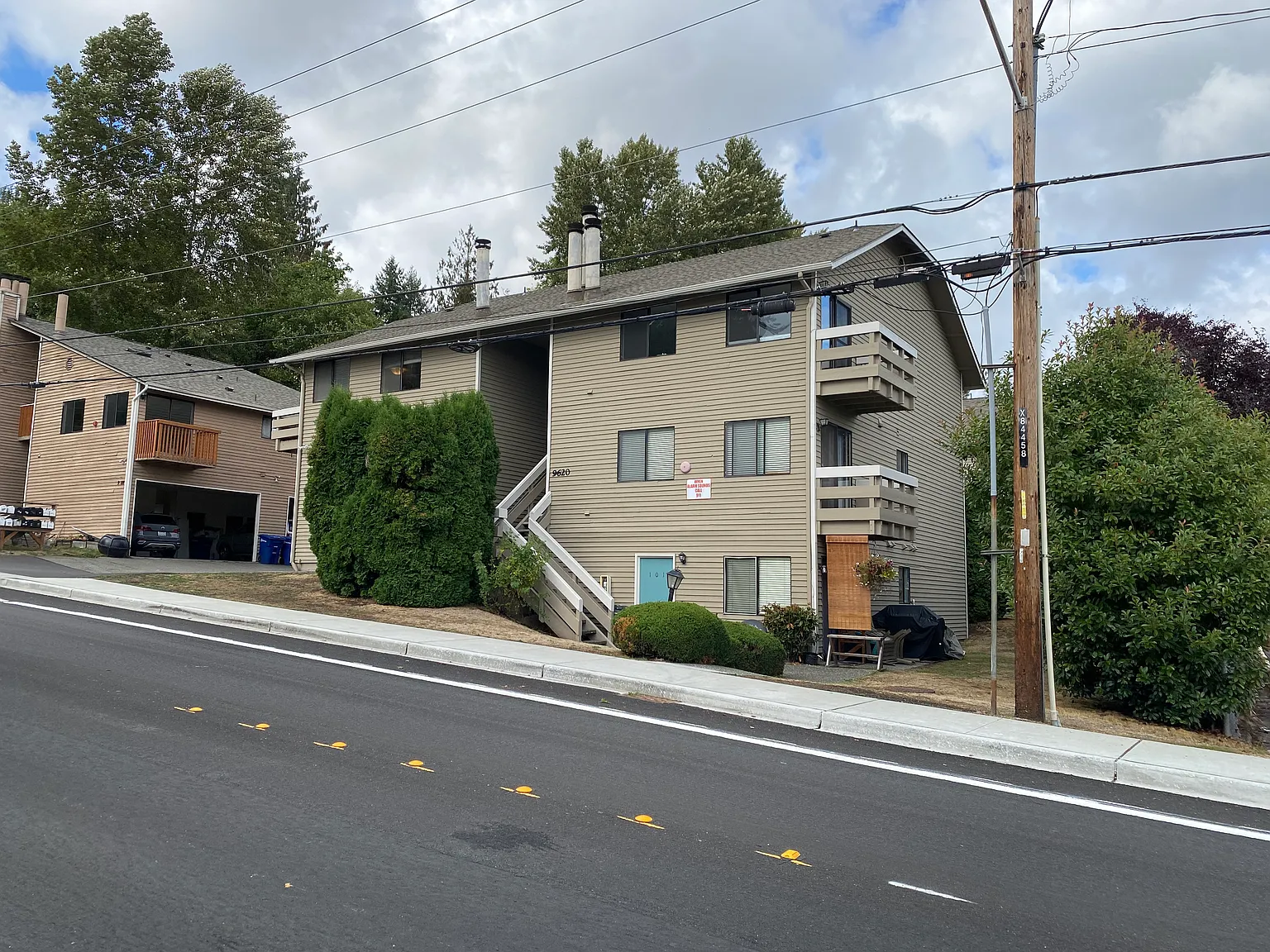 2 bed, 1000 sqft, $2,400 — Photo 2