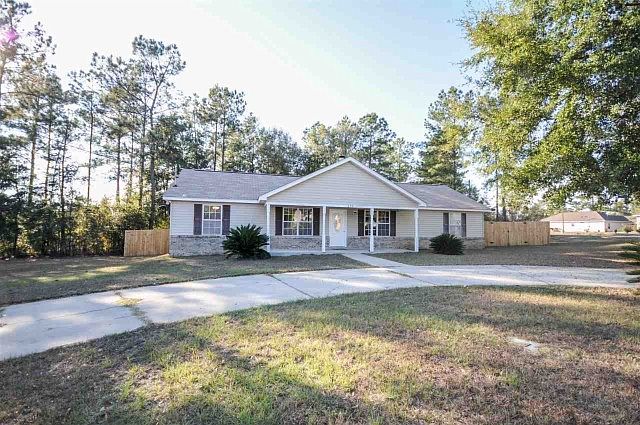 1st image of 470 Sand Pine Dr