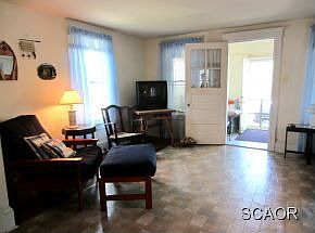 3rd image of 106A Philadelphia St