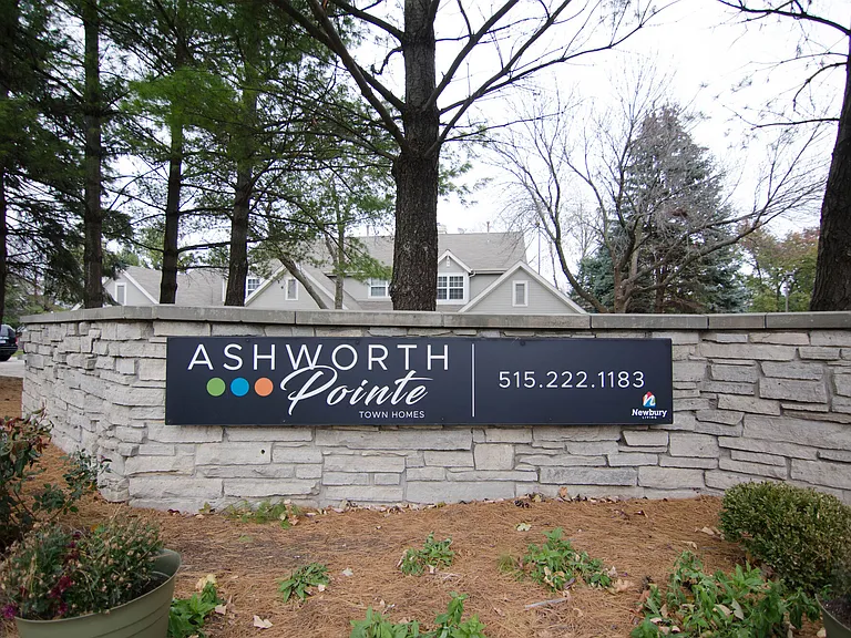 Ashworth Pointe & Foxboro Townhomes — Photo 23