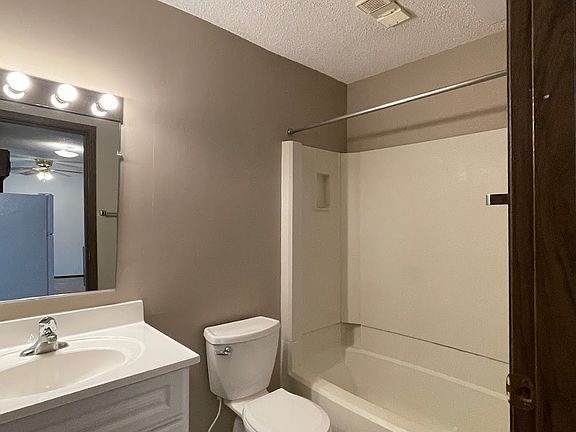5th image of 2426 Hengel Ct APT 111