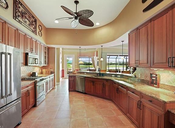 2nd image of 22401 Glenview Ln