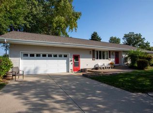 807 Blaine St, Dysart, IA 52224