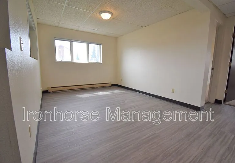 801 W Villard St #30 — Photo 7
