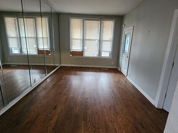 3rd image of 8506 S Mackinaw Ave #1