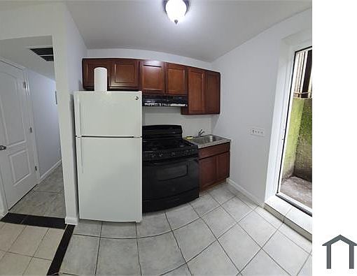 5th image of 12 Sage Ct #1