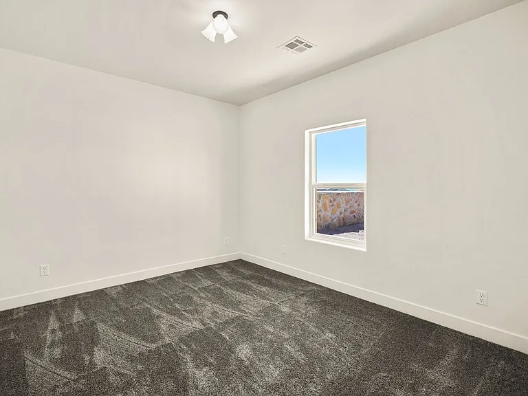 4025 Boardwalk Rd — Photo 44