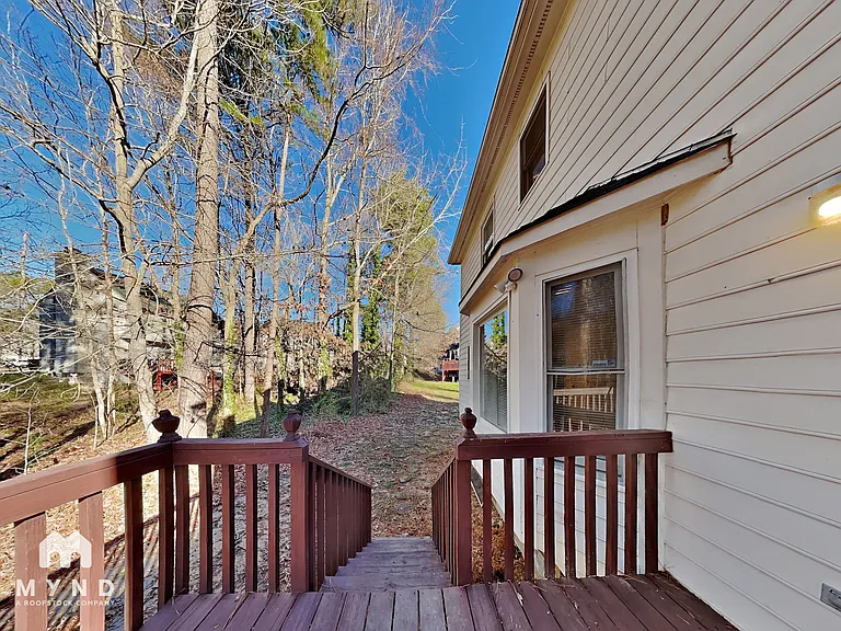 904 Estelle Ct — Photo 24