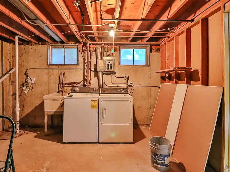 30W162 Claymore Ln — Photo 31
