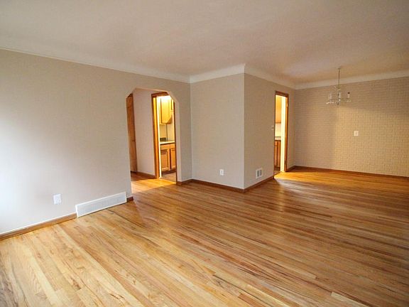 5th image of 15616 Anne Ave