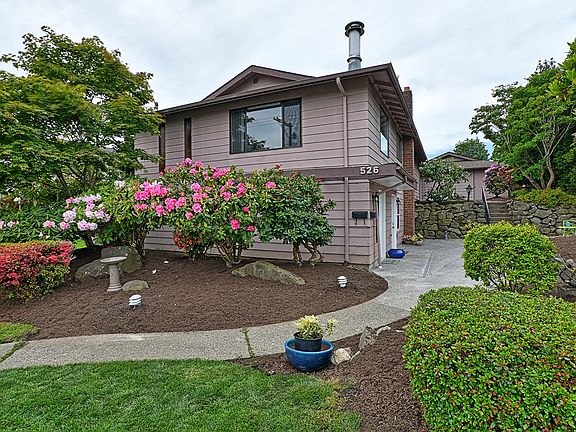 3rd image of 526 Avenue A #3