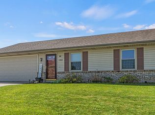 1401 Ashville Dr, Huntertown, IN 46748