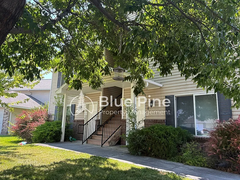 2 bed, 1.0 bath, 787 sqft, $975 — Photo 3