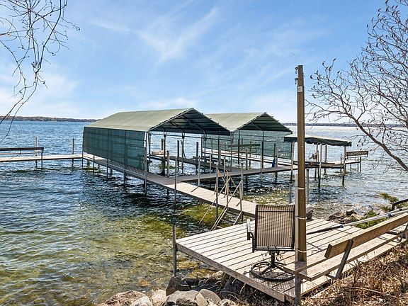 2nd image of 1300 Bracketts Point Rd