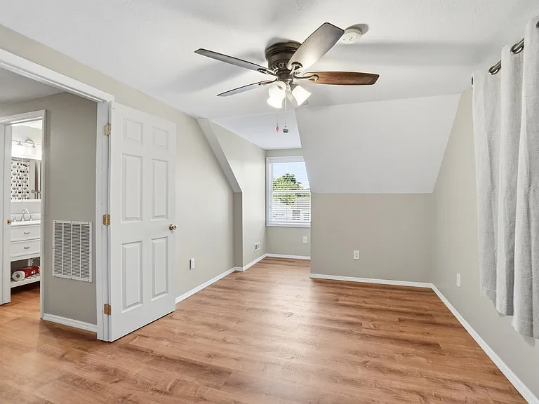 245 Fitchland Dr — Photo 9