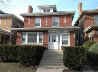 2324 W Lunt Ave, Chicago, IL 60645