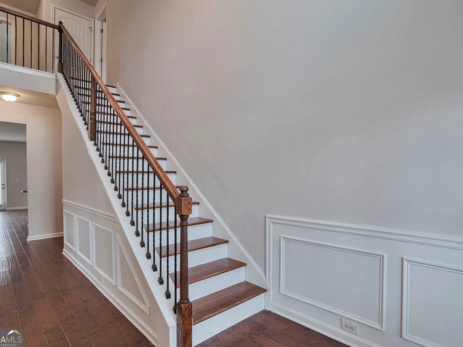 5 bed, 3.0 bath, 3202 sqft, $2,400 — Photo 4
