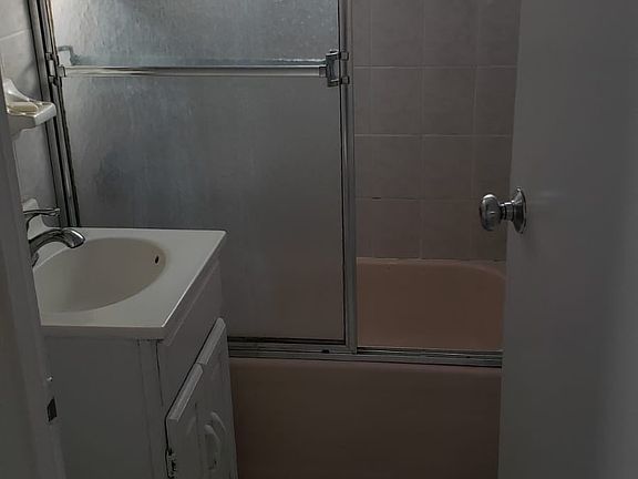 9e4d8b77-a9ed-4a82-9ab8-6fac1c33a976