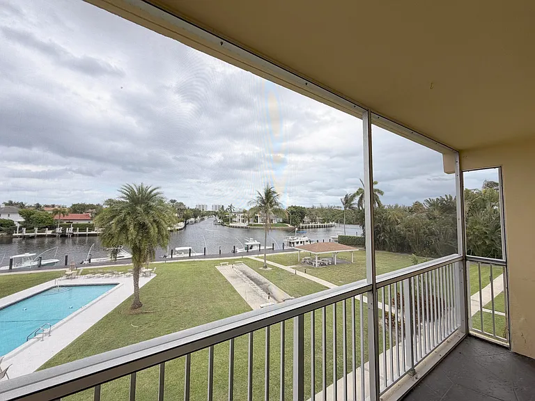 230 N Federal Hwy #305 — Photo 7