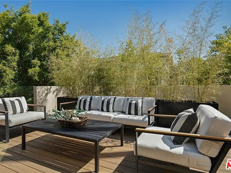 4939 Petit Ave — Photo 27