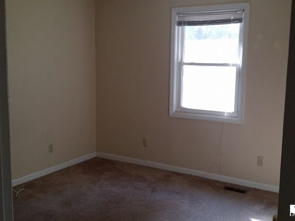 3rd image of 5827 McCampbell Dr
