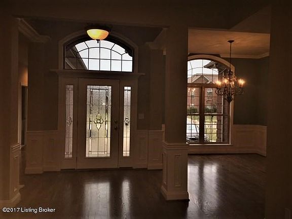 Open Foyer with Columns