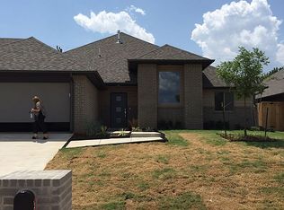 17601 Melville Ln, Edmond, OK 73012