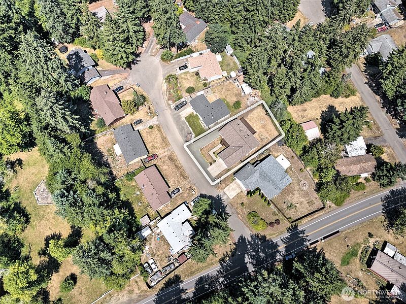2nd image of 30 E Larch Place