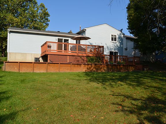 5th image of 273 Woodlake Dr