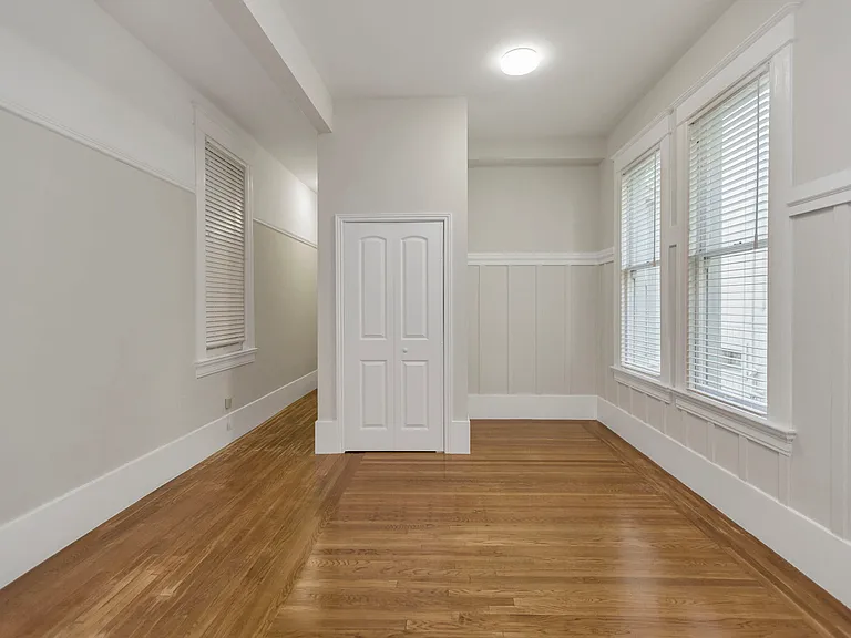 1560 Sacramento St — Photo 27