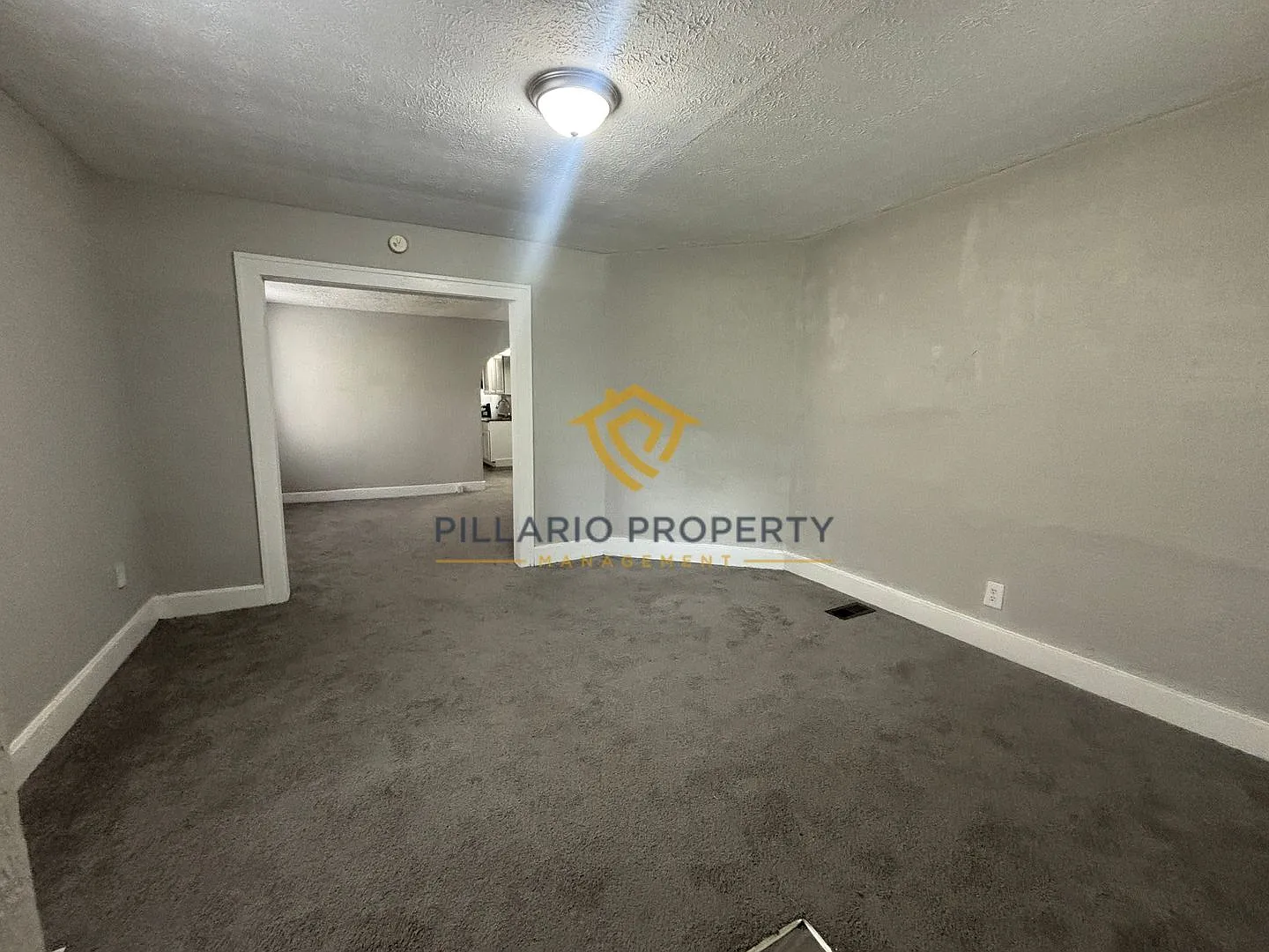 229-231 N Jefferson Ave — Photo 2