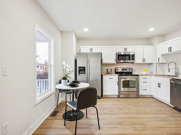 3rd image of 1649 Arlington Ave