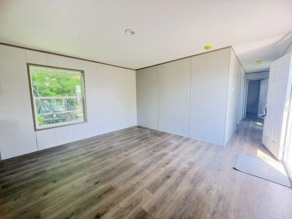 3 bed, 2.0 bath, 1216 sqft, $1,500 — Photo 1