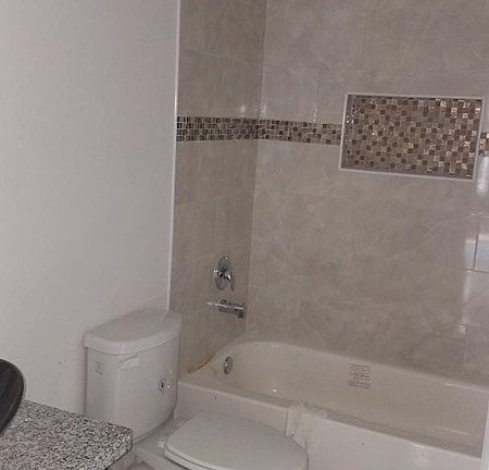 4th image of 1001 Sabinas St