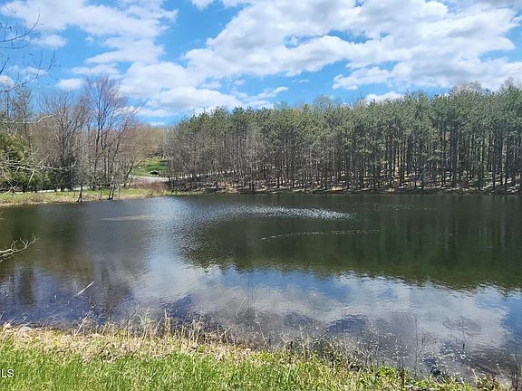 3rd image of 293 Carl Road
