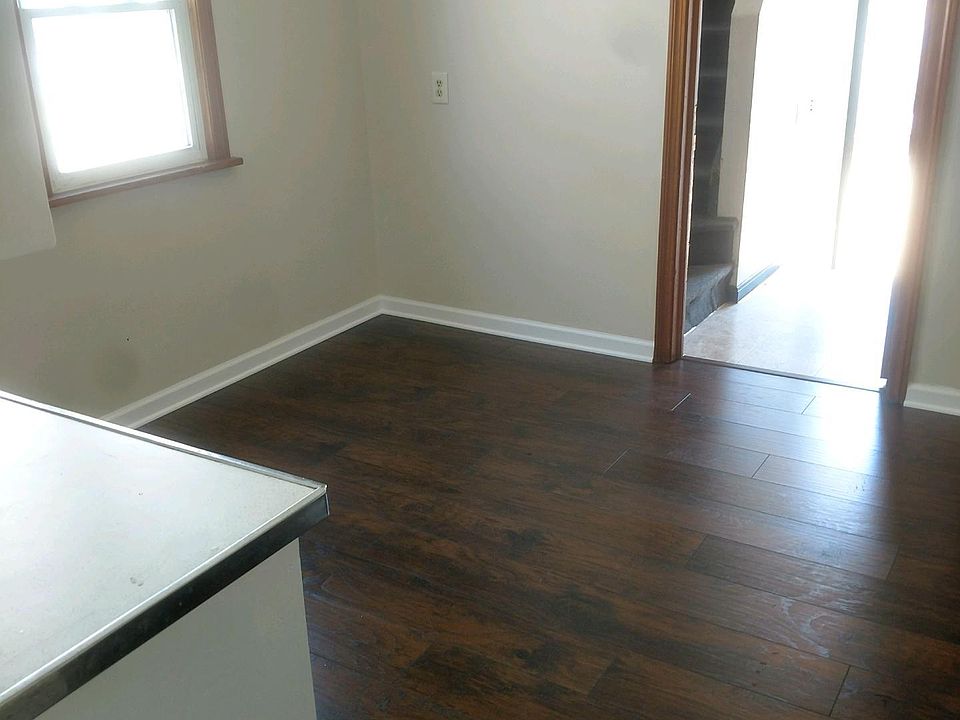 Lower Unit Kitchen / Rear Entrance