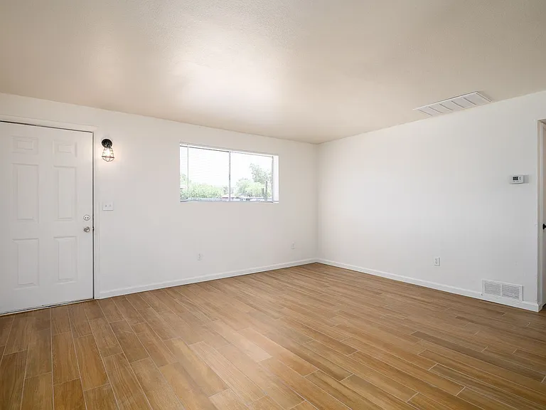North Central (Stone and Limberlost), 2 bedroom, 1 bath duplexes, large fenced yards with a/c! — Photo 32