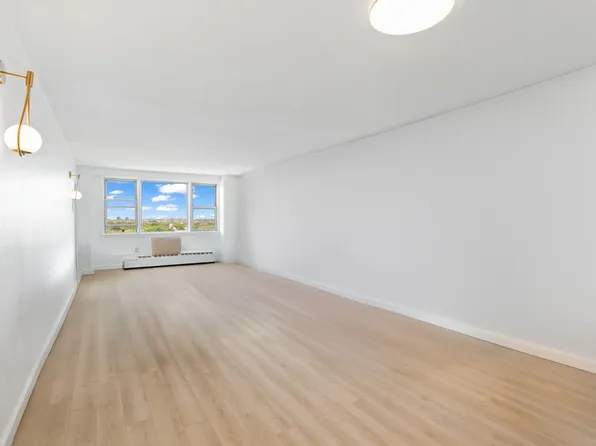 1655 Flatbush Avenue image 2 of 12