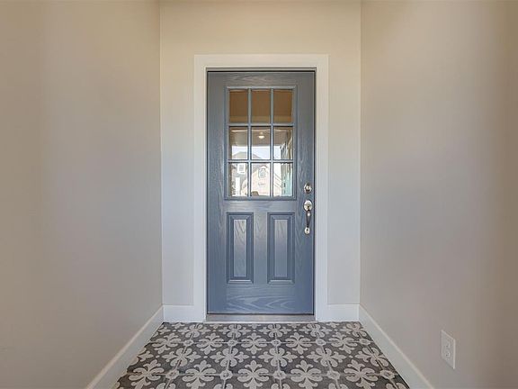 5th image of 18409 Austin Pl