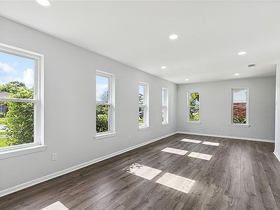 3rd image of 3538 Somerset Dr