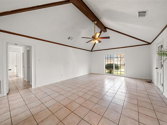 3rd image of 307 Bickett Ln