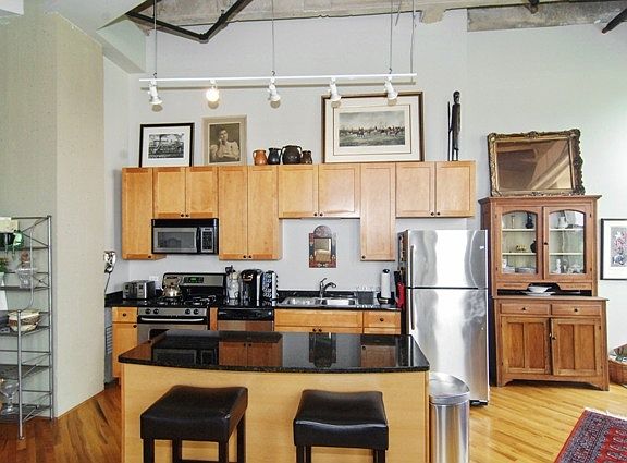 4th image of 1645 W Ogden Ave Unit 627
