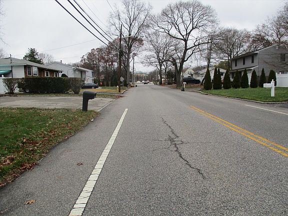 5th image of 222 Smith Ave
