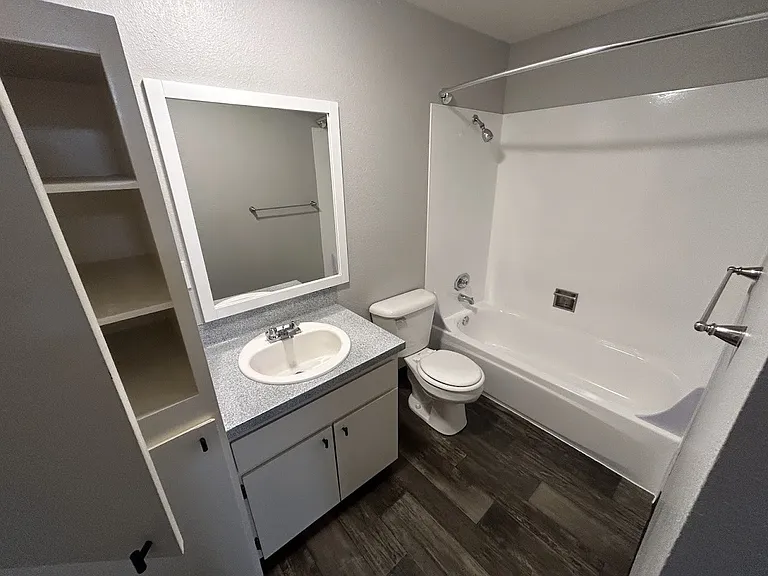 Eagle Pointe Apartments — Photo 6