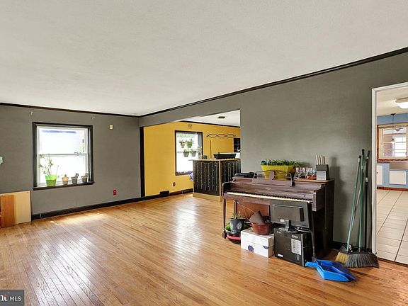 4th image of 906 N 25th St