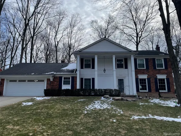 33629 Colony Park Dr, Farmington Hills, MI 48331