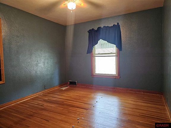 5th image of 1100 S Franklin St
