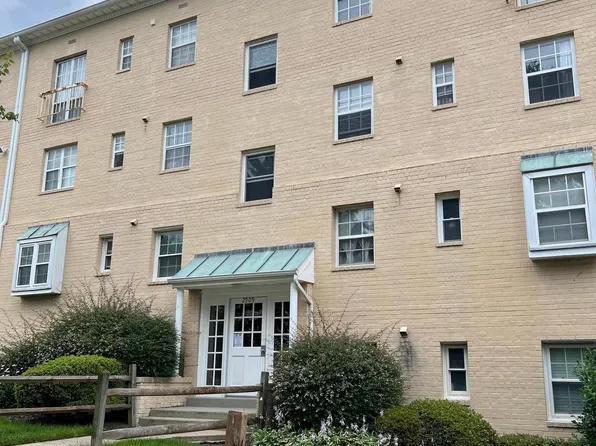 2909 Willston Pl APT 202, Falls Church, VA 22044