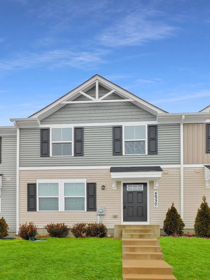 3 bed, 2.5 bath, 1220 sqft, $2,000 — Photo 2